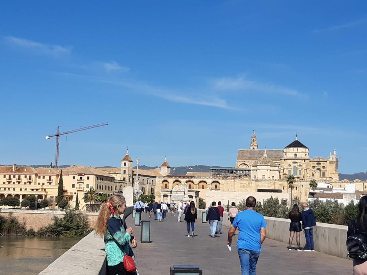 Loft La Calahorra Con Posibilidad De Aparcamiento Pregunta Por El Pack Mas Amor Cordoba Ngoại thất bức ảnh