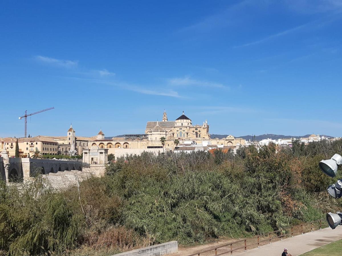 Loft La Calahorra Con Posibilidad De Aparcamiento Pregunta Por El Pack Mas Amor Cordoba Ngoại thất bức ảnh