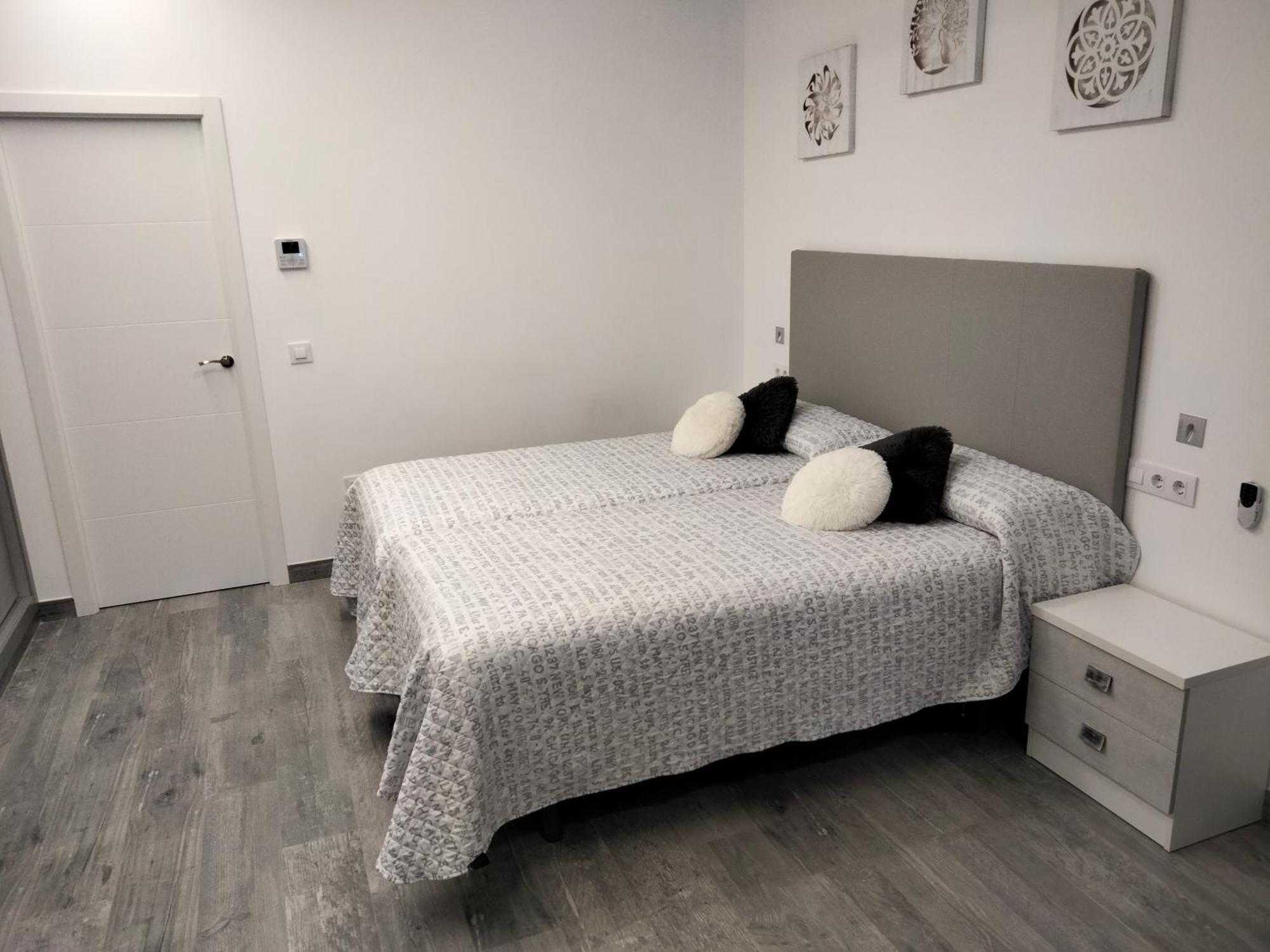 Loft La Calahorra Con Posibilidad De Aparcamiento Pregunta Por El Pack Mas Amor Cordoba Ngoại thất bức ảnh
