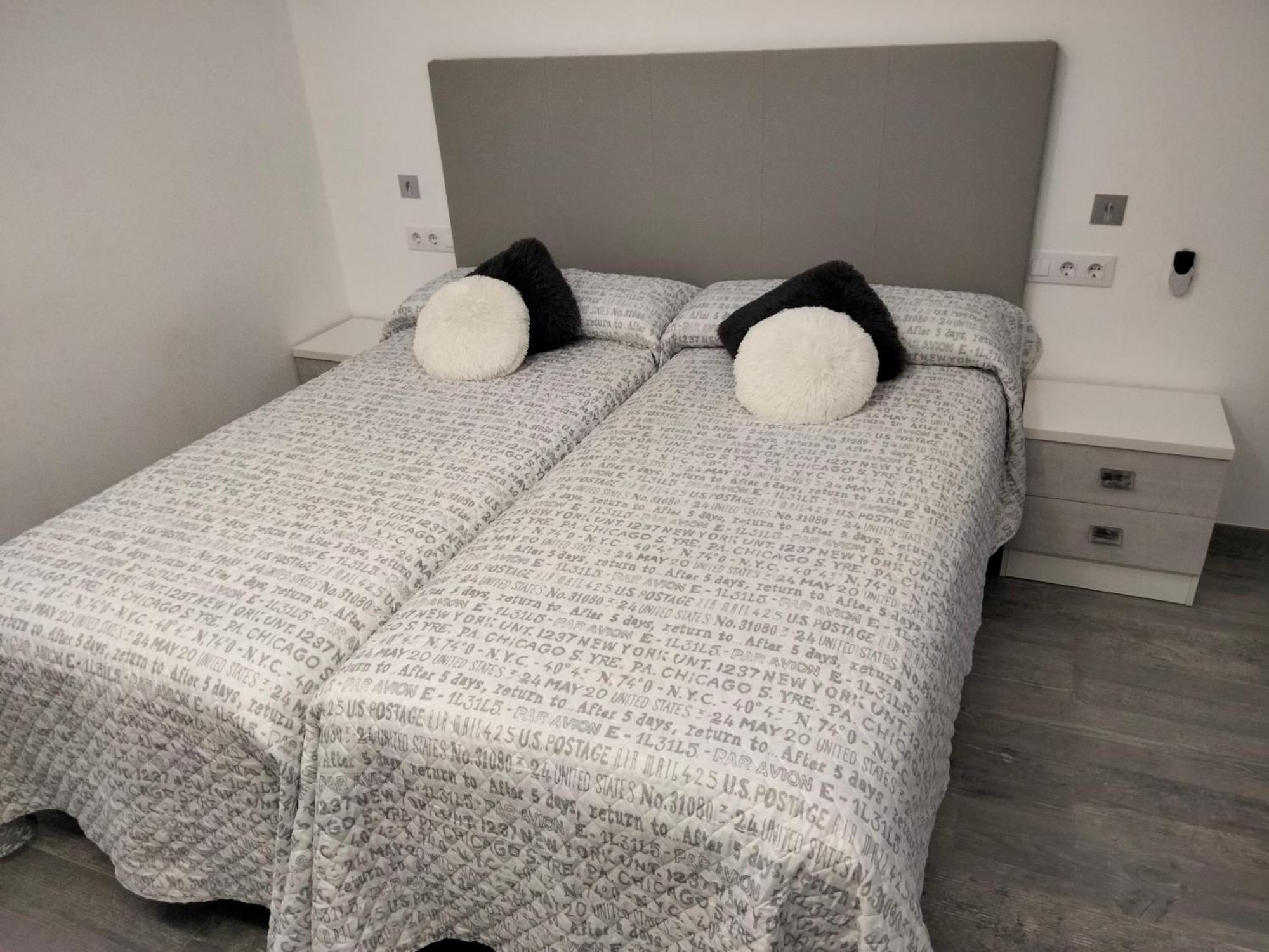 Loft La Calahorra Con Posibilidad De Aparcamiento Pregunta Por El Pack Mas Amor Cordoba Ngoại thất bức ảnh